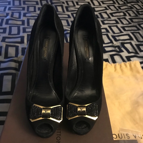 Louis Vuitton - Picture 3 of 3